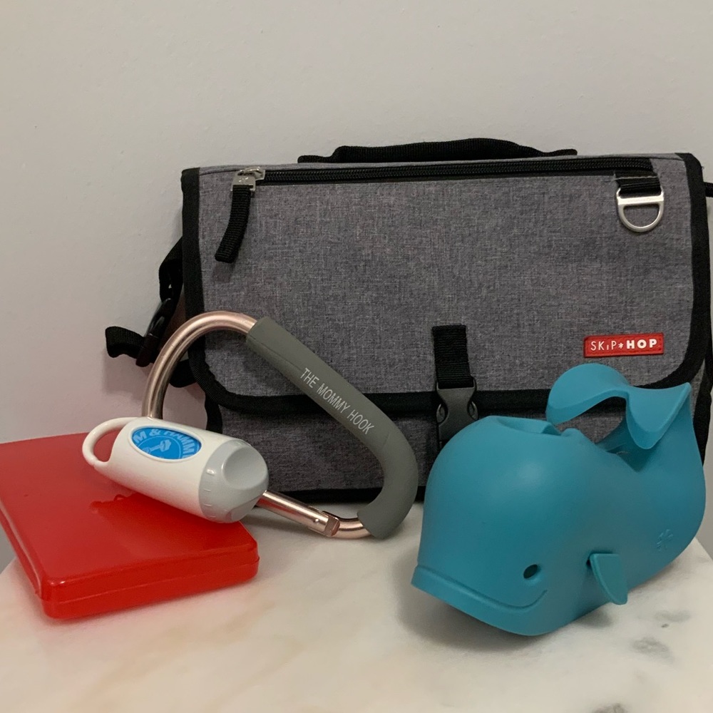 Skip Hop Portable diaper changing caddy & Mommy hook bundle